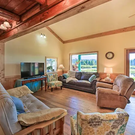 Family Home With Stunning River And Mountain View